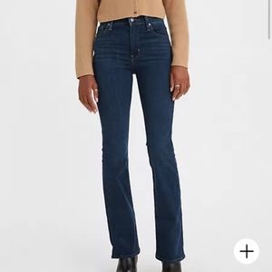 Levi’s 725: High Rise Bootcut Jeans